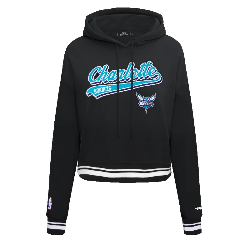 NBA CHARLOTTE HORNETS SCRIPT TAIL WOMEN'S RIB FLC CROPPED PO HOODIE (BLACK)