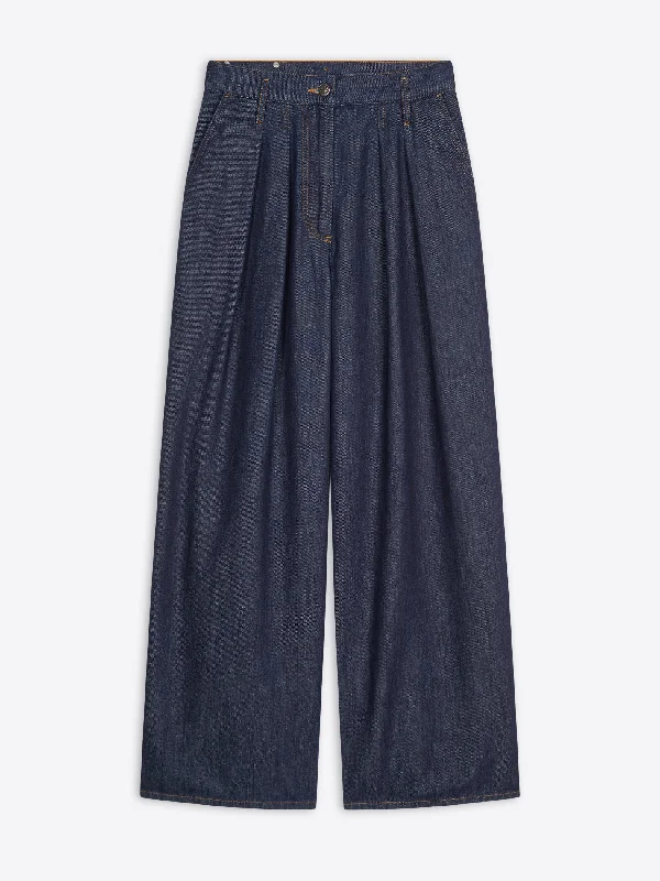 Wide pleated jeans