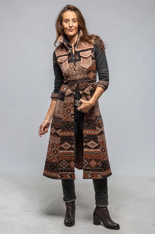 Badlands Long Vest In Brown